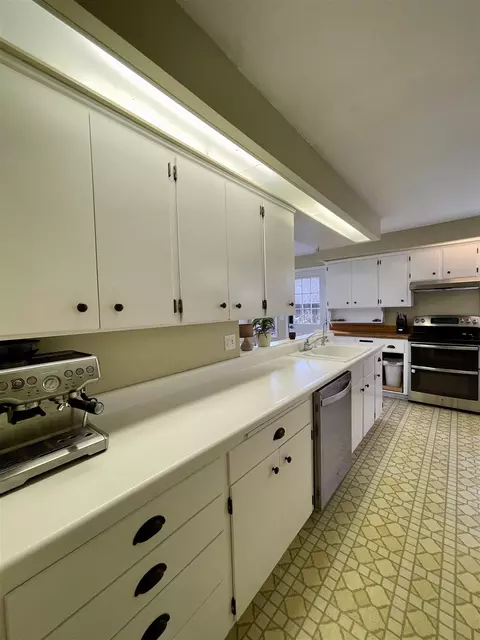 210 W Burton Ave, Eureka, IL 61530 photo 7