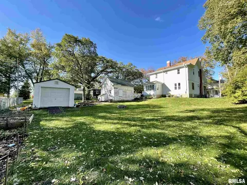 210 W Burton Ave, Eureka, IL 61530 photo 39