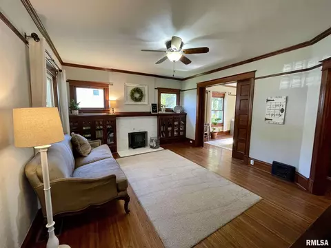 210 W Burton Ave, Eureka, IL 61530 photo 11