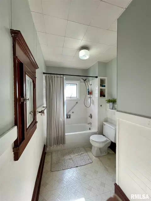 210 W Burton Ave, Eureka, IL 61530 photo 37