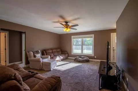 7141 Pueblo Dr, Delavan, IL 61734 photo 5