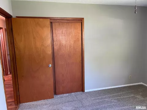 209 E 3rd Ave, Coal Valley, IL 61240 photo 8