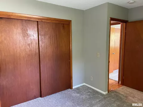 209 E 3rd Ave, Coal Valley, IL 61240 photo 11