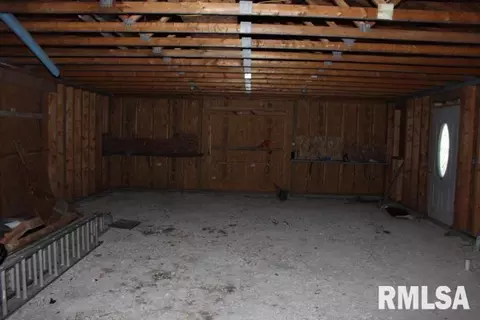 138 E Main St, Banner, IL 61520 photo 5