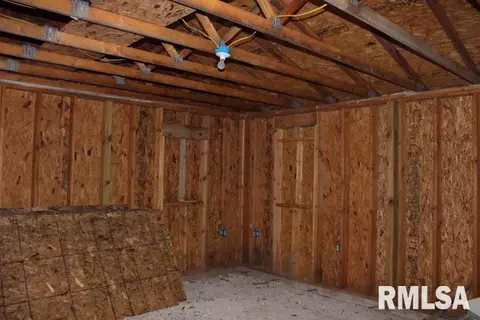 138 E Main St, Banner, IL 61520 photo 11