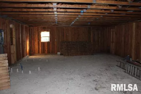 138 E Main St, Banner, IL 61520 photo 4