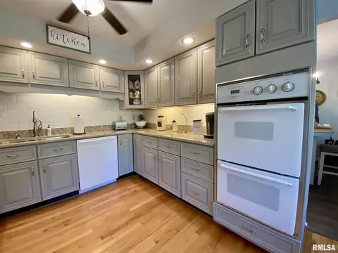 21 Hickory Bow St, Macomb, IL 61455 photo 13