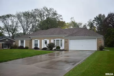 45 Laurel Dr, Canton, IL 61520 photo 2