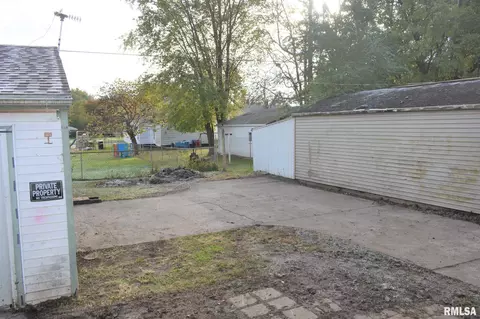 445 N 8th St, Canton, IL 61520 photo 23