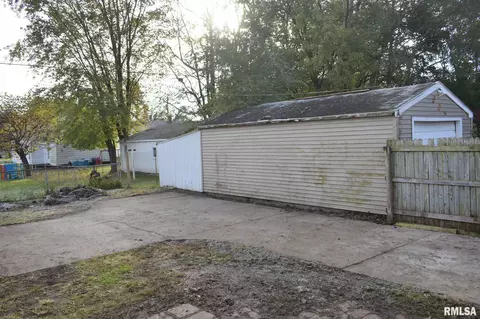 445 N 8th St, Canton, IL 61520 photo 24