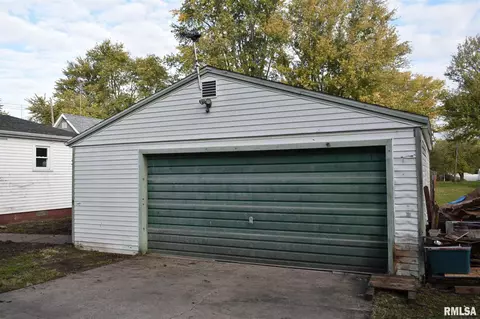 445 N 8th St, Canton, IL 61520 photo 21