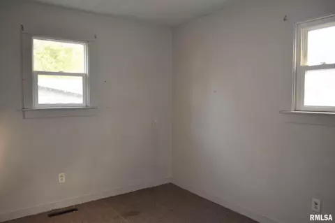 445 N 8th St, Canton, IL 61520 photo 14