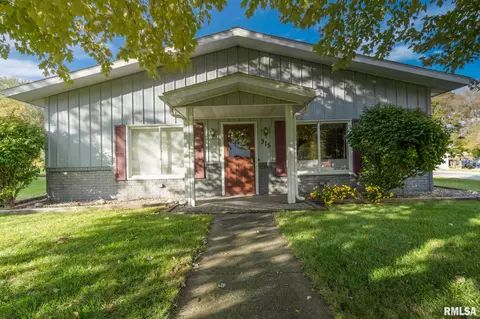 315 E Walnut St, Metamora, IL 61548 photo 1