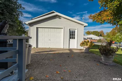 315 E Walnut St, Metamora, IL 61548 photo 6