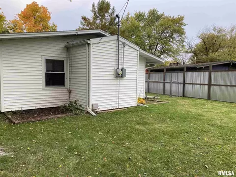 809 Memorial Dr, Macomb, IL 61455 photo 42