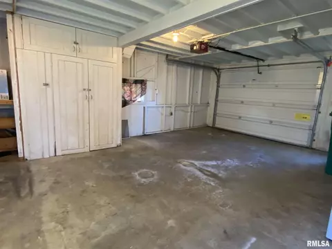 809 Memorial Dr, Macomb, IL 61455 photo 33
