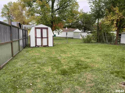 809 Memorial Dr, Macomb, IL 61455 photo 36