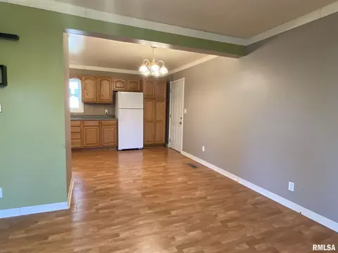 809 Memorial Dr, Macomb, IL 61455 photo 12