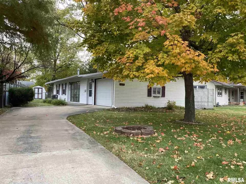 809 Memorial Dr, Macomb, IL 61455 photo 7