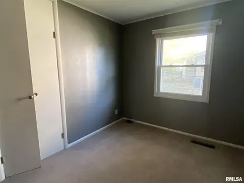 809 Memorial Dr, Macomb, IL 61455 photo 21