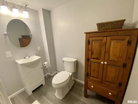 1155 Debbie Ln, Macomb, IL 61455 photo 40