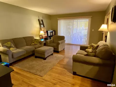 1155 Debbie Ln, Macomb, IL 61455 photo 16