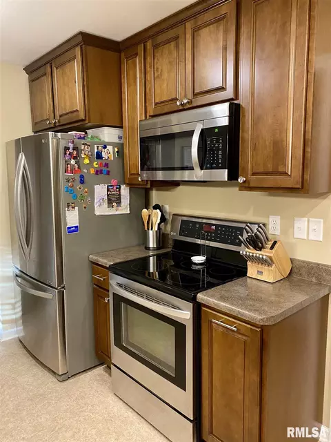 1155 Debbie Ln, Macomb, IL 61455 photo 7