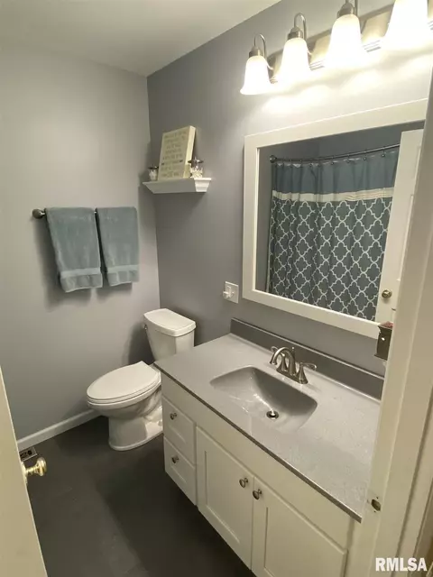 1155 Debbie Ln, Macomb, IL 61455 photo 20