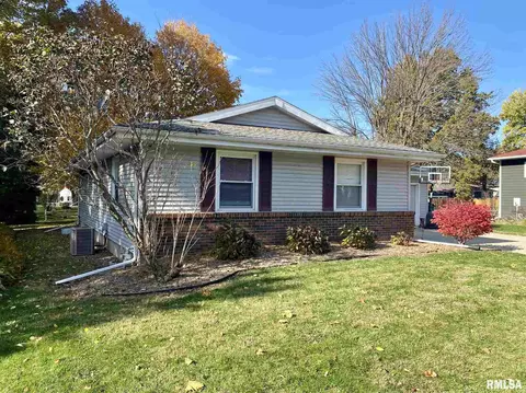 1155 Debbie Ln, Macomb, IL 61455 photo 3