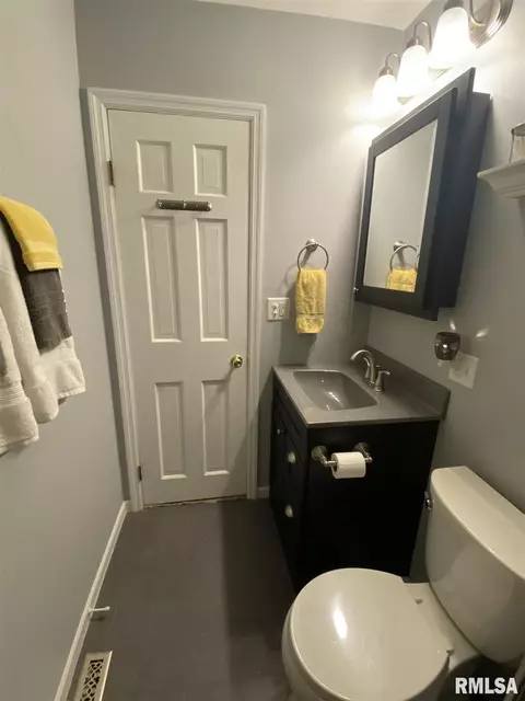 1155 Debbie Ln, Macomb, IL 61455 photo 30