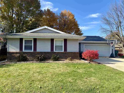 1155 Debbie Ln, Macomb, IL 61455 photo 4