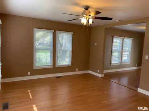 702 E Murray St, Macomb, IL 61455 photo 12