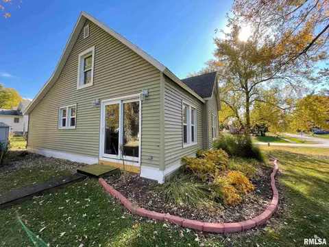 702 E Murray St, Macomb, IL 61455 photo 8