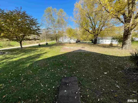 702 E Murray St, Macomb, IL 61455 photo 7