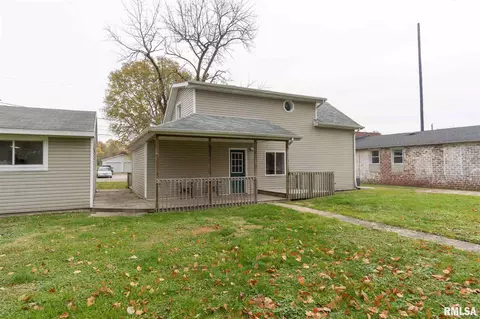 811 S Pine St, Delavan, IL 61734 photo 23