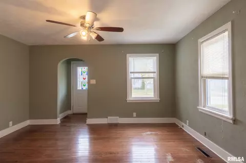 1006 Elm St, Canton, IL 61520 photo 5