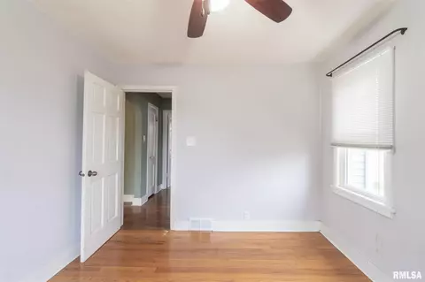 1006 Elm St, Canton, IL 61520 photo 14