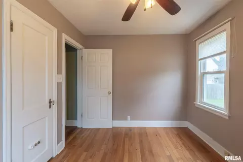 1006 Elm St, Canton, IL 61520 photo 11