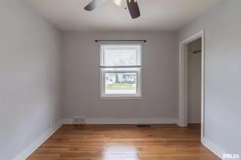 1006 Elm St, Canton, IL 61520 photo 13