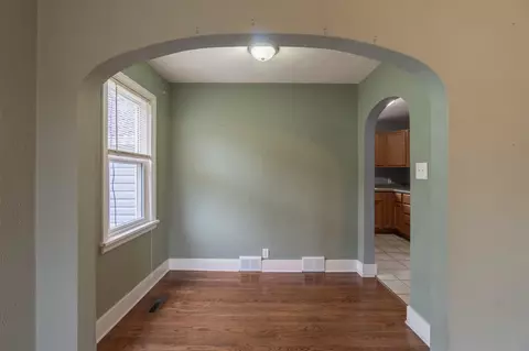 1006 Elm St, Canton, IL 61520 photo 7