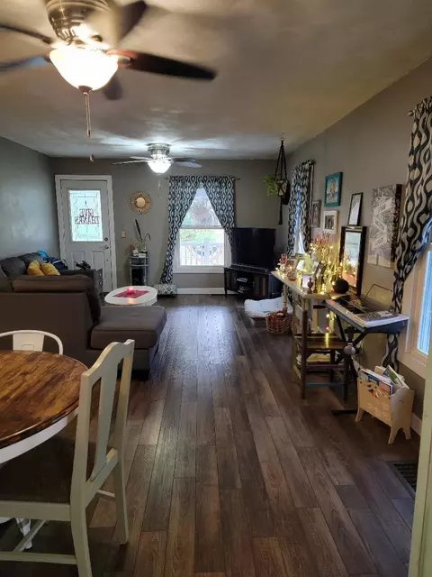 250 N 3rd Ave, Canton, IL 61520 photo 6
