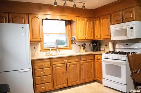 207 W Sunny Ln, Eureka, IL 61530 photo 18