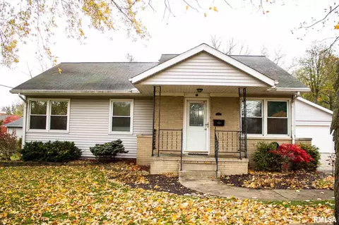 207 W Sunny Ln, Eureka, IL 61530 photo 2