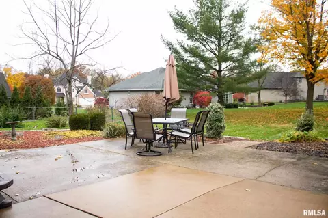 207 W Sunny Ln, Eureka, IL 61530 photo 11