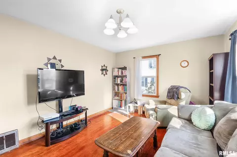 903 Eldridge St, Washington, IL 61571 photo 5
