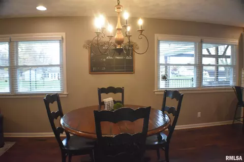 1310 Sunview Dr, Canton, IL 61520 photo 22