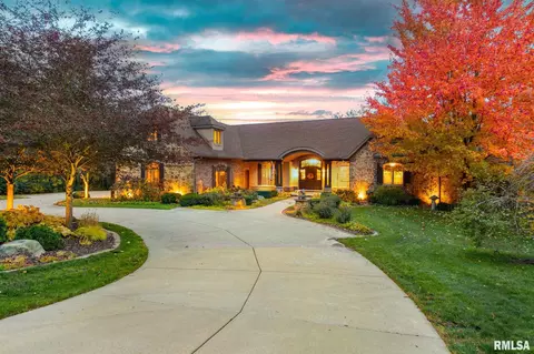 12800 N Woodland Ridge Dr, Dunlap, IL 61525