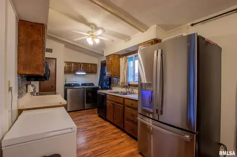 101 E 9th St, Delavan, IL 61734 photo 7