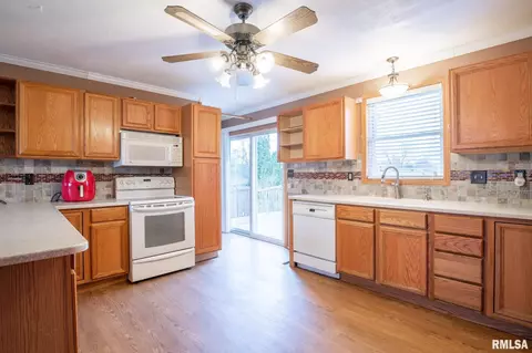 211 Bittersweet Rd, Washington, IL 61571 photo 15