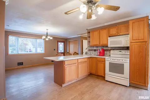 211 Bittersweet Rd, Washington, IL 61571 photo 20